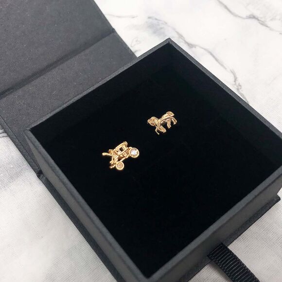 ❤︎ COACH ❤︎ 90715 Demi-Fine Horse And Carriage Stud Earring - Picture 4 of 6